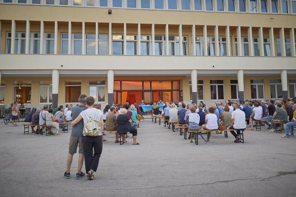 foto presentazione libro 50° Gruppi Spontanei