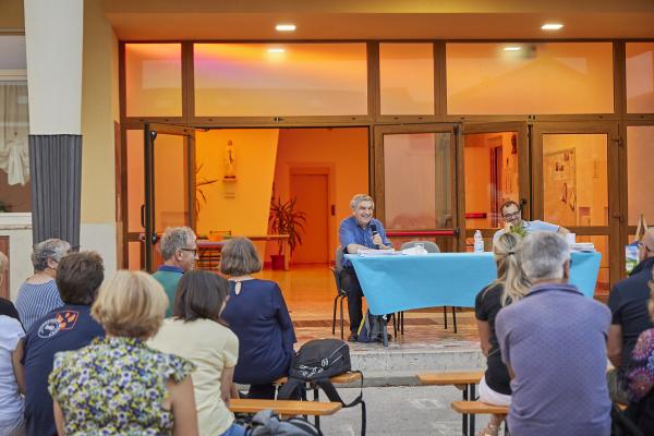 foto presentazione libro 50° Gruppi Spontanei